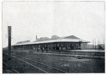 812138 Gezicht op het H.S.M.-station Vlaardingen te Vlaardingen, na de verbouwing.